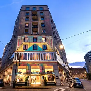 https://the-square-milano-duomo.italymilanhotels.net