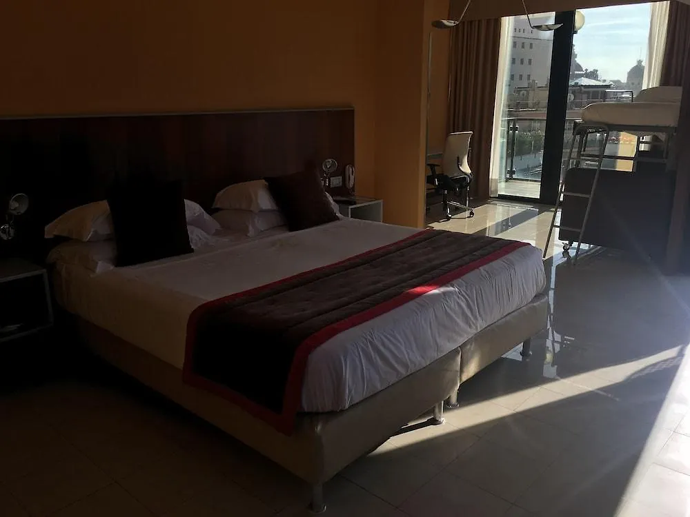Best Western Plus City Hotel Génova 4*,