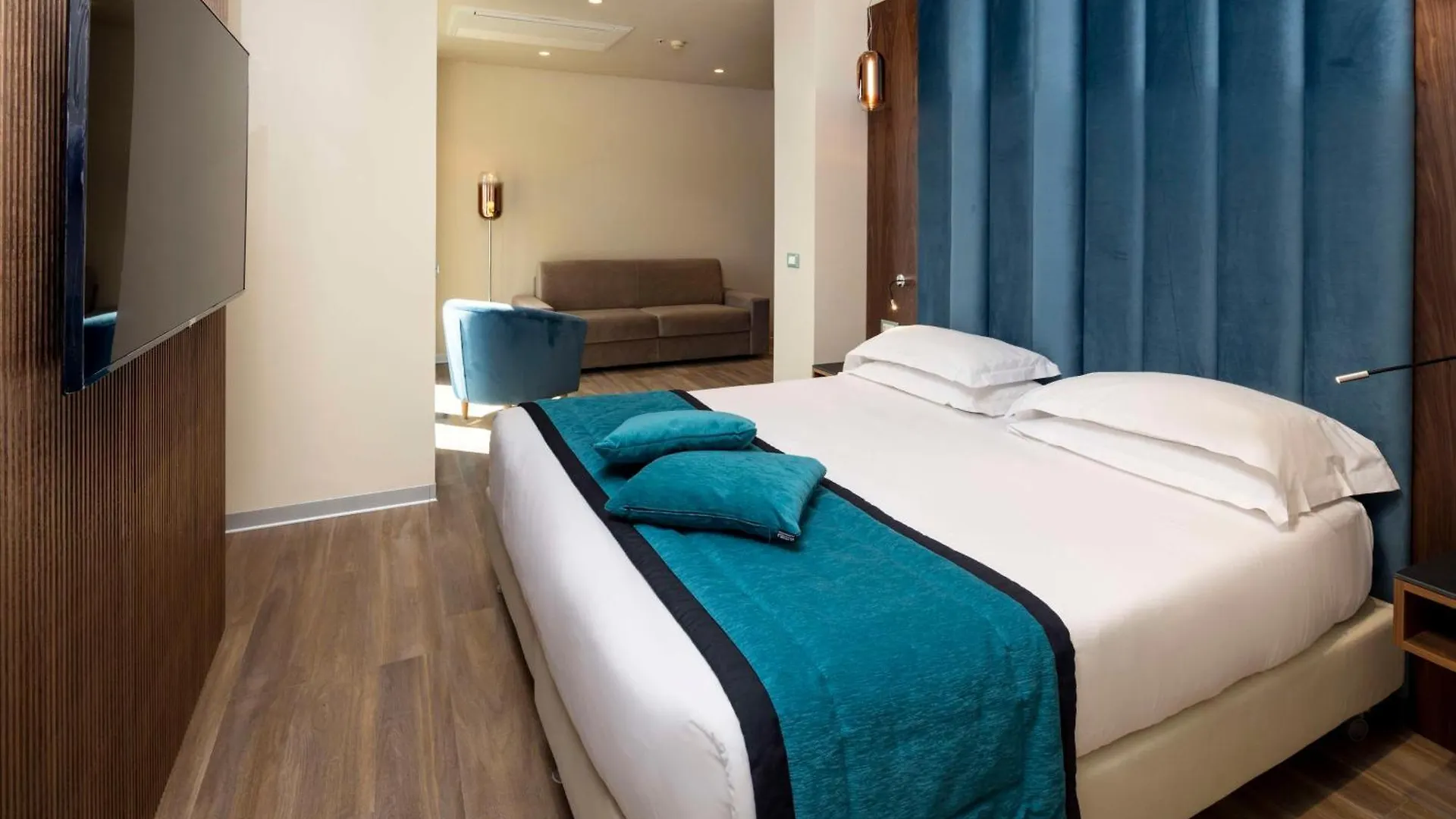 Best Western Plus City Hotel Genoa 4*,